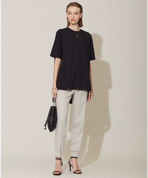 ICB(アイシービー)の「【接触冷感・UVケア・速乾・洗える】FluidBackSatin ジョグパンツ(その他パンツ・レディース・ブラック系/ネイビー系/ライトイエロー系・6/4/2/0)」の14枚目の写真