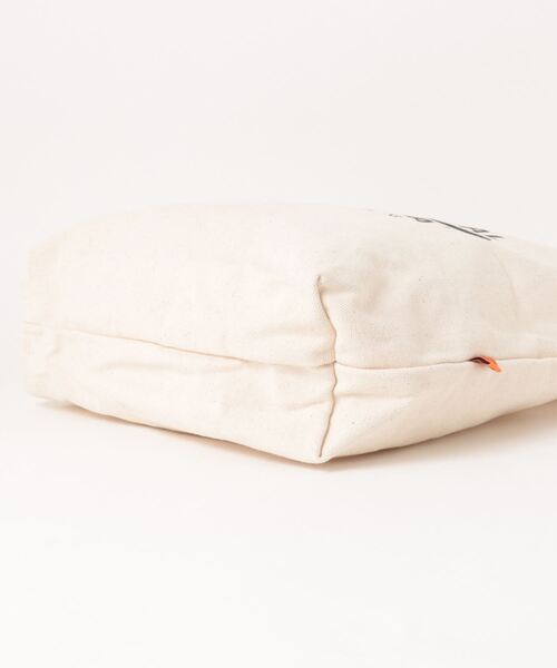 UNIVERSAL OVERALL（ユニバーサルオーバーオール）の「UNIVERSAL OVERALL　ユニバーサルオーバール　スーベニアコットン2WAYトート（トートバッグ・レディース・ホワイト/ホワイト系/ブラック系/ブラック・FREE）」の5枚目の写真