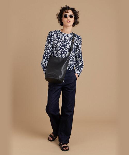 agnes b.(アニエスベー)の「IDI5 HAUT トップス(シャツ/ブラウス・レディース・ネイビー・40/38/36)」の2枚目の写真