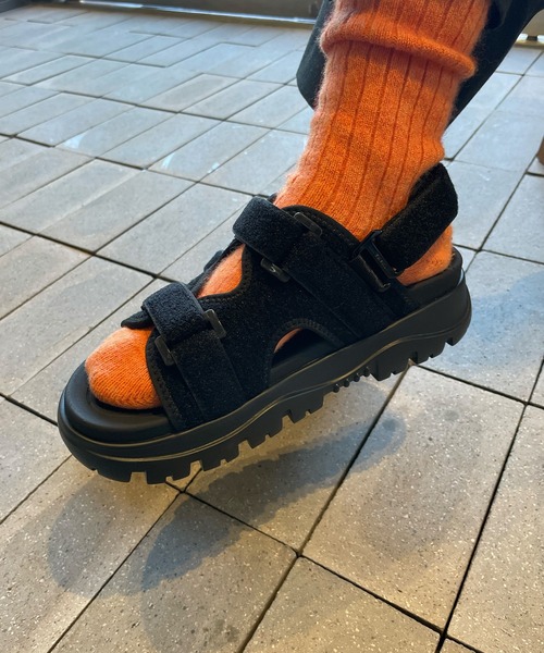 beautiful people（ビューティフルピープル）の「beautiful people　SHAKAxbp chill out ex in mo（サンダル・レディース・ベージュ/ブラック・23/24/25）」の4枚目の写真