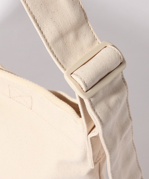 NEW ERA（ニューエラ）の「【UNIVERSAL OVERALL/ユニバーサルオーバーオール】x【NEWERA/ニューエラ 】キャンバスコットン ショルダーバッグ（ショルダーバッグ・メンズ・アイボリー・FREE）」の10枚目の写真