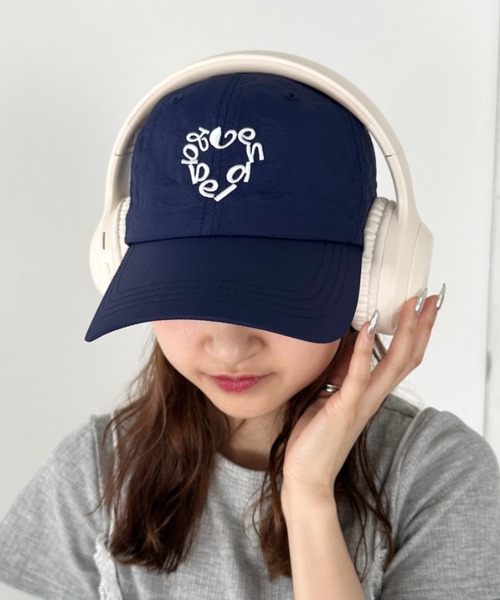 CLEA（クレア）の「ハートサークルロゴ刺繍ナイロンキャップ（キャップ・レディース・ネイビー/ベージュ/ブラック/ホワイト・FREE）」の11枚目の写真
