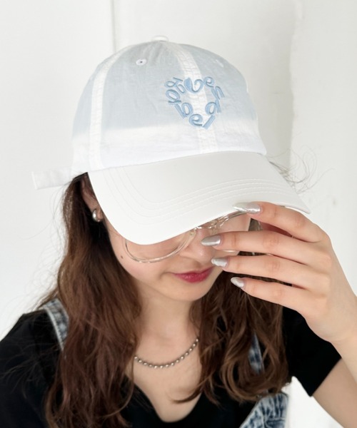 CLEA（クレア）の「ハートサークルロゴ刺繍ナイロンキャップ（キャップ・レディース・ネイビー/ベージュ/ブラック/ホワイト・FREE）」の5枚目の写真