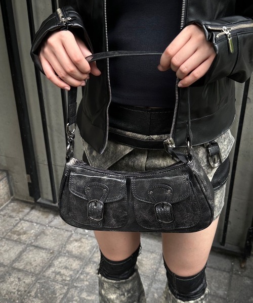 XU（エックスユー）の「pocket belt shoulder bag（ショルダーバッグ・メンズ・ダークブラウン/ブラック・ONE SIZE）」の21枚目の写真