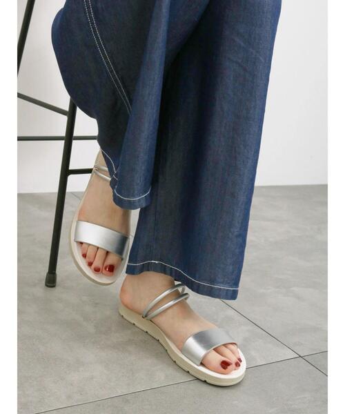 Samansa Mos2 blue（サマンサモスモスブルー）の「【ふっくらクッション】2wayフラットサンダル（ドレスシューズ・レディース・イエロー/ブラック/シルバー・L/M）」の19枚目の写真