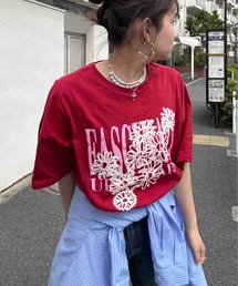 ◎フラワー刺繍重ねロゴプリント　ビッグシルエットTシャツ【UNISEX ITEM】
