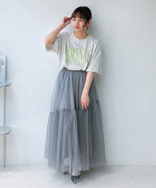 AS KNOW AS plus（アズノゥアズプラス）の「◎フラワー刺繍重ねロゴプリント　ビッグシルエットTシャツ（Tシャツ/カットソー・レディース・キナリ/スミクロ/オートミール/サックスブルー/バイオレット/カーキ/ボルドー/アイボリー系/ブロンズ・FREE）」の12枚目の写真