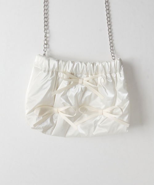 tocco closet（トッコ　クローゼット）の「【ZOZO限定】リボン付きメタリックショルダーバッグ（ショルダーバッグ・レディース・ブラック/アイボリー/シルバー・FREE）」の8枚目の写真