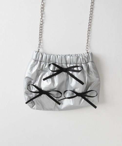 tocco closet（トッコ　クローゼット）の「【ZOZO限定】リボン付きメタリックショルダーバッグ（ショルダーバッグ・レディース・ブラック/アイボリー/シルバー・FREE）」の10枚目の写真