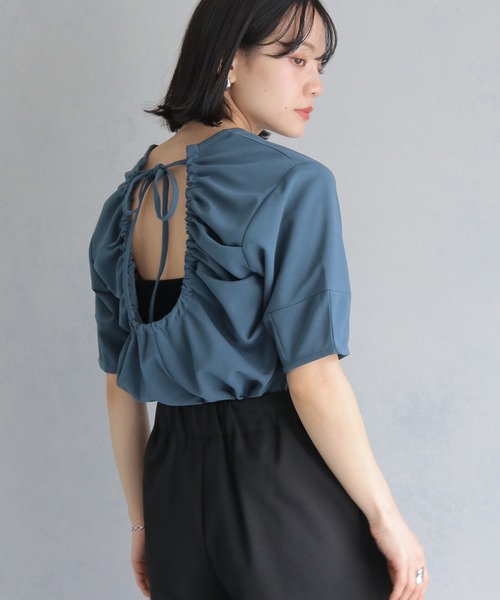 cheriella(シェリエラ)の「【cheriella】バックギャザーデザインTシャツ BACK GATHER DESIGN T-SHIRT(Tシャツ/カットソー・レディース・ブラック/カーキ/オフホワイト/ブルー・M)」の4枚目の写真