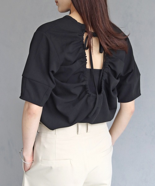 cheriella(シェリエラ)の「【cheriella】バックギャザーデザインTシャツ BACK GATHER DESIGN T-SHIRT(Tシャツ/カットソー・レディース・ブラック/カーキ/オフホワイト/ブルー・M)」の7枚目の写真