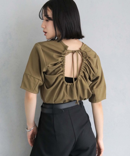 cheriella(シェリエラ)の「【cheriella】バックギャザーデザインTシャツ BACK GATHER DESIGN T-SHIRT(Tシャツ/カットソー・レディース・ブラック/カーキ/オフホワイト/ブルー・M)」の22枚目の写真