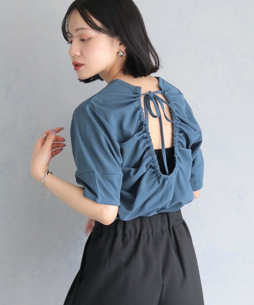 cheriella(シェリエラ)の「【cheriella】バックギャザーデザインTシャツ BACK GATHER DESIGN T-SHIRT(Tシャツ/カットソー・レディース・ブラック/カーキ/オフホワイト/ブルー・M)」の11枚目の写真