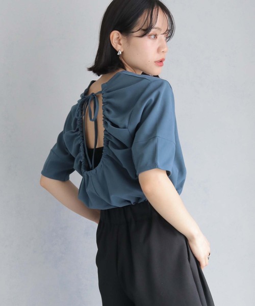 cheriella(シェリエラ)の「【cheriella】バックギャザーデザインTシャツ BACK GATHER DESIGN T-SHIRT(Tシャツ/カットソー・レディース・ブラック/カーキ/オフホワイト/ブルー・M)」の12枚目の写真