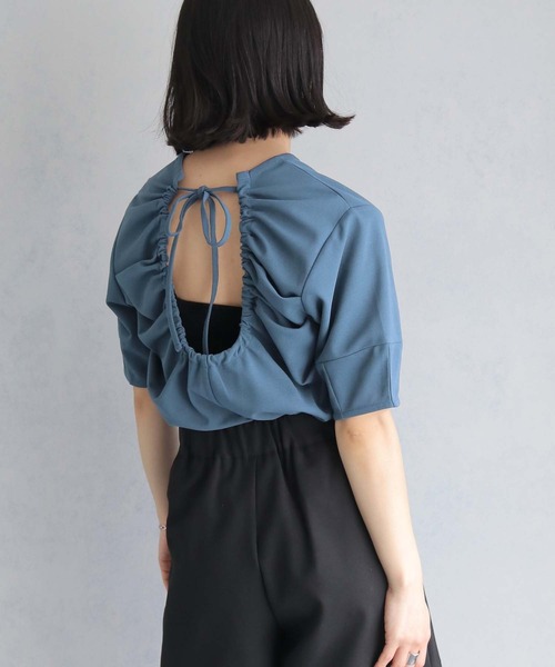 cheriella(シェリエラ)の「【cheriella】バックギャザーデザインTシャツ BACK GATHER DESIGN T-SHIRT(Tシャツ/カットソー・レディース・ブラック/カーキ/オフホワイト/ブルー・M)」の13枚目の写真