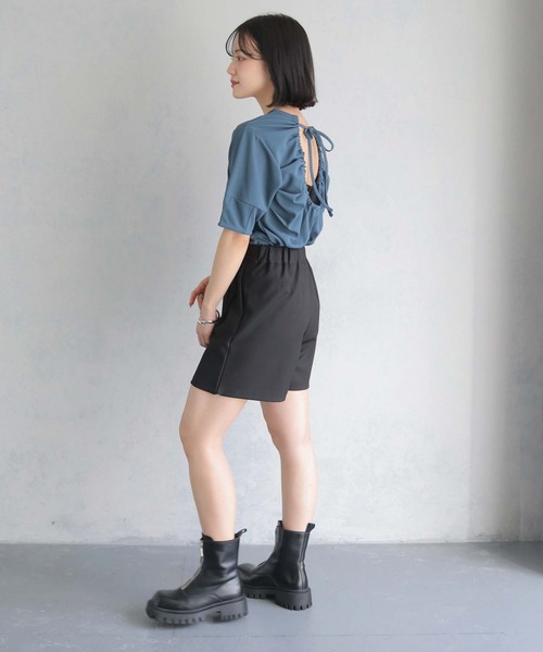 cheriella(シェリエラ)の「【cheriella】バックギャザーデザインTシャツ BACK GATHER DESIGN T-SHIRT(Tシャツ/カットソー・レディース・ブラック/カーキ/オフホワイト/ブルー・M)」の20枚目の写真