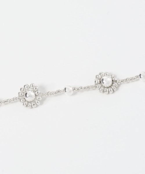 SMELLY(スメリー)の「メタルビーズフラワーネックレス(ネックレス・レディース・シルバー・-)」の7枚目の写真