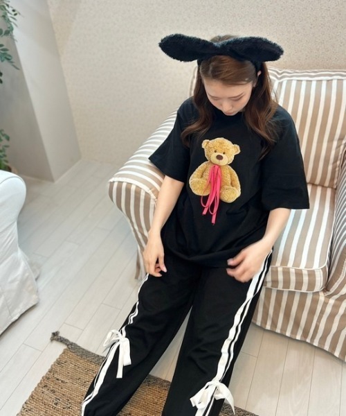 ipugo(イプゴ)の「ipugo/イプゴ リボン付き ベア ビッグTシャツ 秋物 秋服 2026年秋冬(Tシャツ/カットソー・レディース・ホワイト/ブラック・FREE)」の14枚目の写真