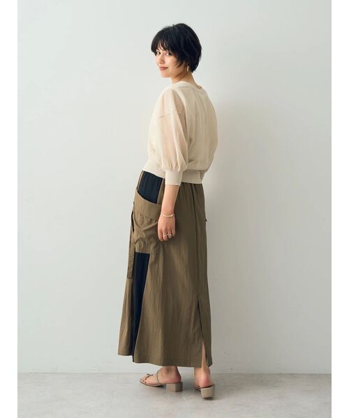 YECCA VECCA（イェッカヴェッカ）の「シアーニットVネックカーディガン（カーディガン/ボレロ・レディース・ブラック/ライトベージュ/ブラウン/ラベンダー・FREE）」の10枚目の写真