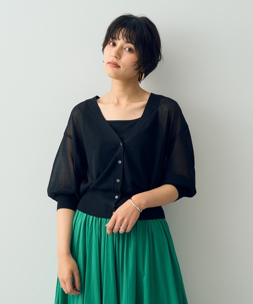 YECCA VECCA（イェッカヴェッカ）の「シアーニットVネックカーディガン（カーディガン/ボレロ・レディース・ブラック/ライトベージュ/ブラウン/ラベンダー・FREE）」の2枚目の写真