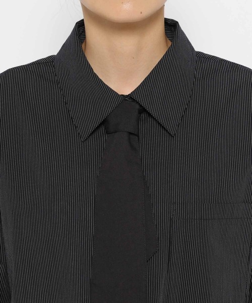 FOREVER 21(フォーエバー トゥエンティーワン)の「【2024FW】ネクタイ付きクロップドシャツ(シャツ/ブラウス・レディース・ブラック/ライトブルー/オフホワイト/ブルー・SMALL/MEDIUM)」の14枚目の写真