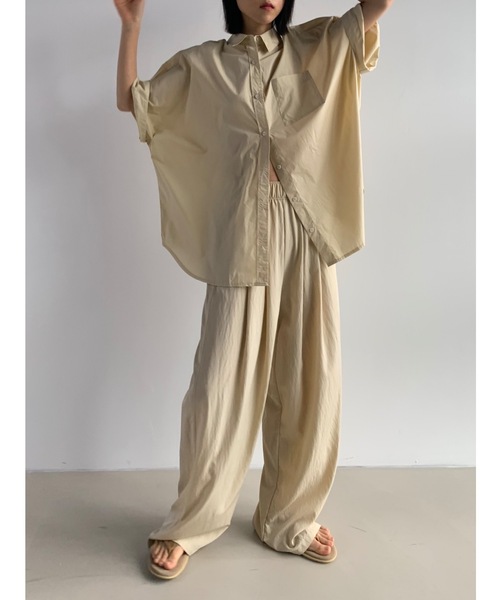 Didot.showroom(ディドット ショールーム)の「《 UNISEX 》ツータックナイロンワイドパンツ(スウェットパンツ・レディース・ミント/サンドベージュ/ブラック/チャコール・FREE)」の3枚目の写真