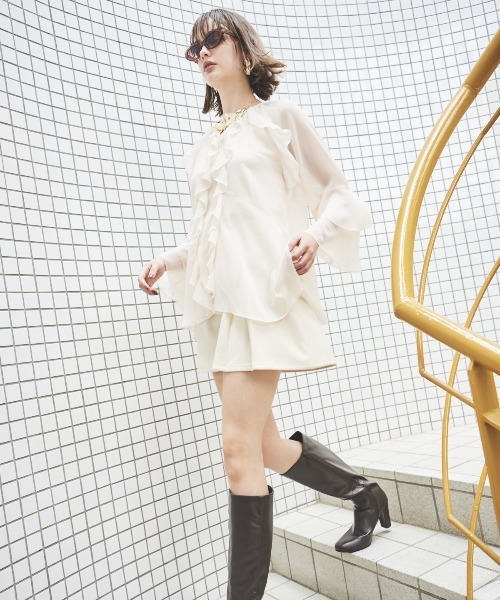 AND COUTURE（アンドクチュール）の「バタフライチュニック（チュニック・レディース・ライトグレー/ベージュ/ネイビー・FREE）」の4枚目の写真