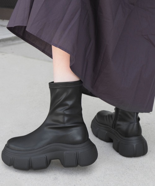 minia（ミニア）の「クラウドソールストレッチブーツ / 厚底ブーツ（ブーツ・レディース・ブラック/シルバー系/アイボリー・22.5cm/24.5cm/23.5cm）」の18枚目の写真