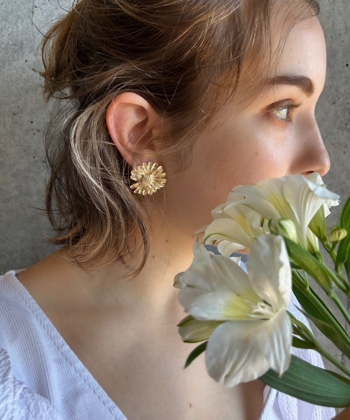 組み合わせ無限大！1つ売りピアス 花  DAISY  ゴールド セール】デイジーフラワー ピアス (両耳用)（ピアス（両耳用