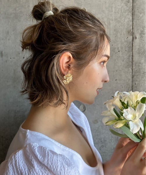 Alemais ピアス フラワー デイジー 花 キャッチデザイン 30bca297d62edf79336686aac31c56