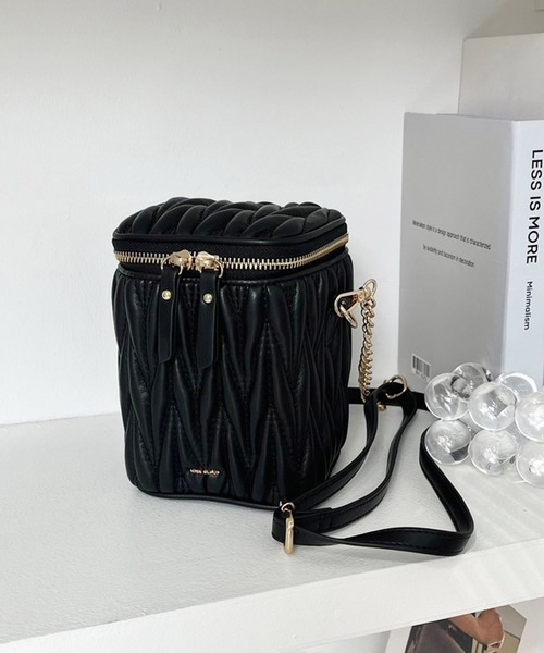 one after another NICE CLAUP（ワンアフターアナザーナイスクラップ）の「シャーリングミニバニティバッグ（ショルダーバッグ・レディース・ピンク/ブラック/アイボリー・FREE）」の3枚目の写真