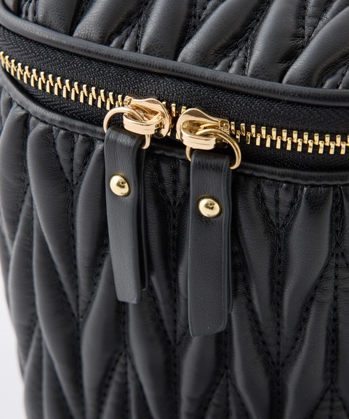 one after another NICE CLAUP（ワンアフターアナザーナイスクラップ）の「シャーリングミニバニティバッグ（ショルダーバッグ・レディース・ピンク/ブラック/アイボリー・FREE）」の10枚目の写真