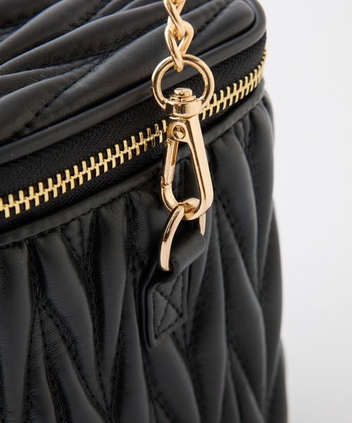 one after another NICE CLAUP（ワンアフターアナザーナイスクラップ）の「シャーリングミニバニティバッグ（ショルダーバッグ・レディース・ピンク/ブラック/アイボリー・FREE）」の11枚目の写真