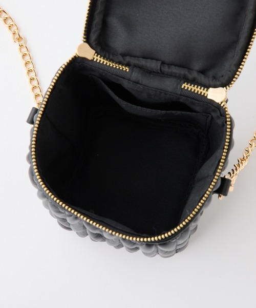 one after another NICE CLAUP（ワンアフターアナザーナイスクラップ）の「シャーリングミニバニティバッグ（ショルダーバッグ・レディース・ピンク/ブラック/アイボリー・FREE）」の9枚目の写真