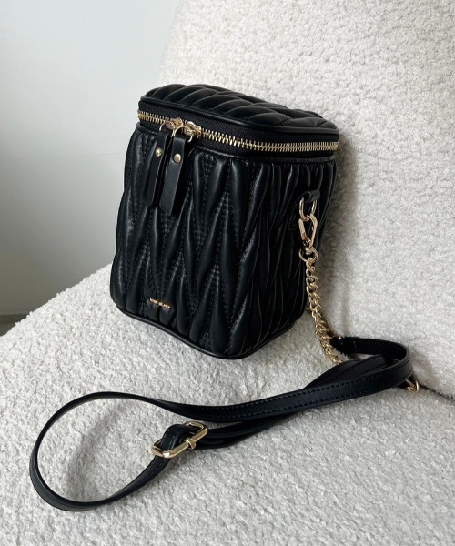 one after another NICE CLAUP（ワンアフターアナザーナイスクラップ）の「シャーリングミニバニティバッグ（ショルダーバッグ・レディース・ピンク/ブラック/アイボリー・FREE）」の18枚目の写真