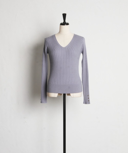 tocco closet(トッコ クローゼット)の「【ZOZO限定】スリーブハートボタンVネックリブニット(ニット/セーター・レディース・グレイッシュブルー/アイボリー/ブラック/ブラウン/ピンク・M)」の12枚目の写真