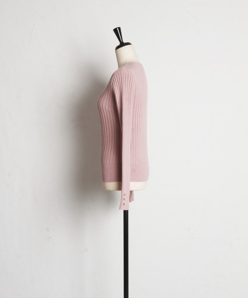 tocco closet(トッコ クローゼット)の「【ZOZO限定】スリーブハートボタンVネックリブニット(ニット/セーター・レディース・グレイッシュブルー/アイボリー/ブラック/ブラウン/ピンク・M)」の14枚目の写真