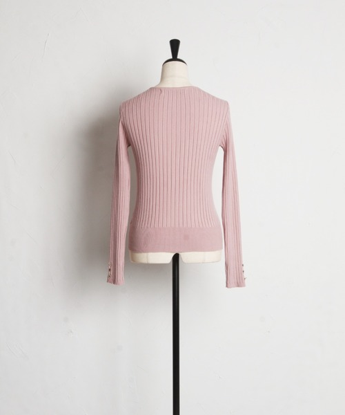 tocco closet(トッコ クローゼット)の「【ZOZO限定】スリーブハートボタンVネックリブニット(ニット/セーター・レディース・グレイッシュブルー/アイボリー/ブラック/ブラウン/ピンク・M)」の6枚目の写真