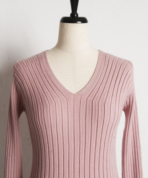 tocco closet(トッコ クローゼット)の「【ZOZO限定】スリーブハートボタンVネックリブニット(ニット/セーター・レディース・グレイッシュブルー/アイボリー/ブラック/ブラウン/ピンク・M)」の7枚目の写真