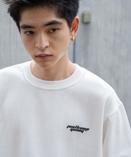 WEGO(ウィゴー)の「WEGO/リラックスフィットグラフィックプルオーバー(スウェット・メンズ・ホワイト/ブラック・MEDIUM/LARGE)」の5枚目の写真