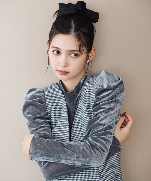 REDYAZEL（レディアゼル）の「ベロアチュールトップス（Tシャツ/カットソー・レディース・ピンク/グレー/オフホワイト/ホワイト・FREE）」の4枚目の写真