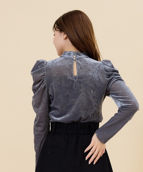 REDYAZEL（レディアゼル）の「ベロアチュールトップス（Tシャツ/カットソー・レディース・ピンク/グレー/オフホワイト/ホワイト・FREE）」の16枚目の写真