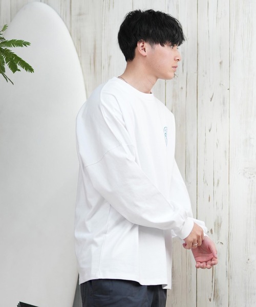 RVCA（ルーカ）の「RVCA/ルーカ ロンTee/長袖Tシャツ ラウンドロゴ オーバーサイズ ユニセックス BF041-152（Tシャツ/カットソー・メンズ・ベージュ/ホワイト/ブラック・L/M/S）」の7枚目の写真