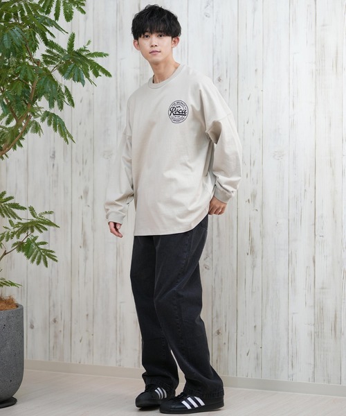 RVCA（ルーカ）の「RVCA/ルーカ ロンTee/長袖Tシャツ ラウンドロゴ オーバーサイズ ユニセックス BF041-152（Tシャツ/カットソー・メンズ・ベージュ/ホワイト/ブラック・L/M/S）」の20枚目の写真