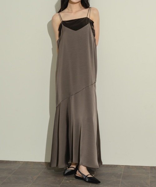 NEUNA(ヌナ)の「ワッシャーサテンキャミワンピース(ワンピース・レディース・イエロー/チャコールグレー/ベージュ・FREE)」の1枚目の写真