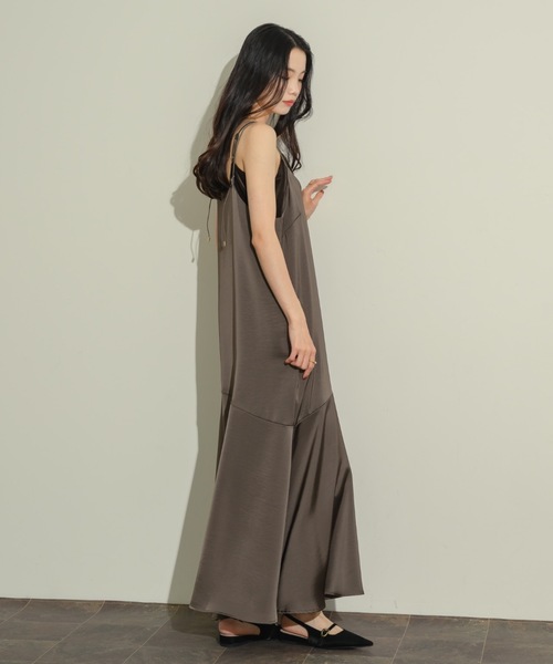 NEUNA(ヌナ)の「ワッシャーサテンキャミワンピース(ワンピース・レディース・イエロー/チャコールグレー/ベージュ・FREE)」の15枚目の写真