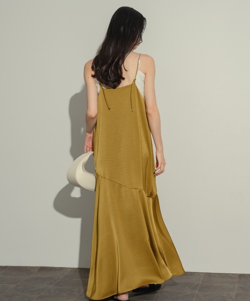 NEUNA(ヌナ)の「ワッシャーサテンキャミワンピース(ワンピース・レディース・イエロー/チャコールグレー/ベージュ・FREE)」の10枚目の写真