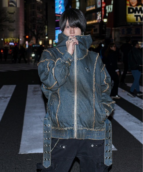 REFLEM【レフレム】ダメ―ジ加工デニムハイネックブルゾン ホワイト REFLEM【レフレム】ダメ―ジ加工デニムハイネックブルゾン ホワイト