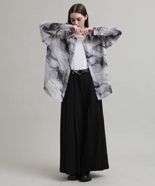 ELLUV(エルブ)の「【ELLUV/エルヴ】シルキーシフォンマーブル 長袖オーバーシアーシャツ(シャツ/ブラウス・メンズ・ブラック/ブルー/ホワイト・S/M/L)」の16枚目の写真