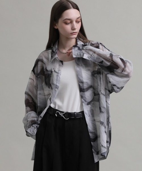 ELLUV(エルブ)の「【ELLUV/エルヴ】シルキーシフォンマーブル 長袖オーバーシアーシャツ(シャツ/ブラウス・メンズ・ブラック/ブルー/ホワイト・S/M/L)」の13枚目の写真